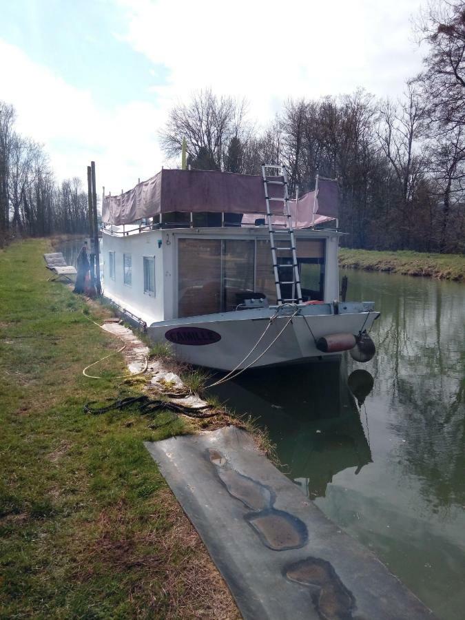 Bateau Houseboat Camille Hotel Donchery Екстериор снимка